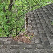 Apartment building gutter cleaning