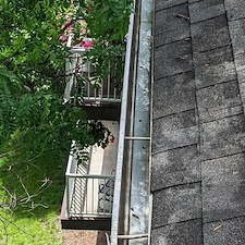 Apartment building gutter cleaning